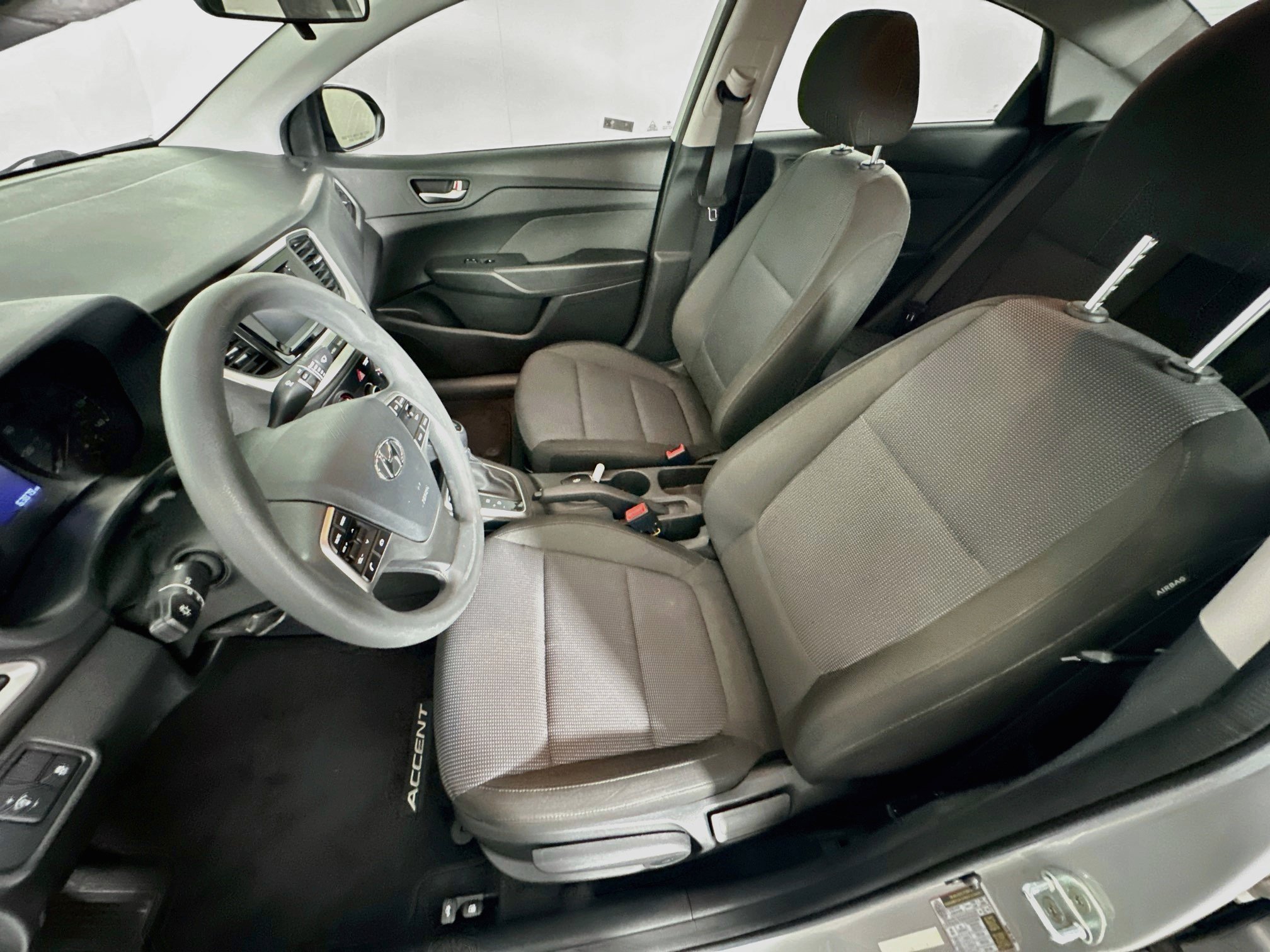 Used 2022 Hyundai Accent SE FWD image 13