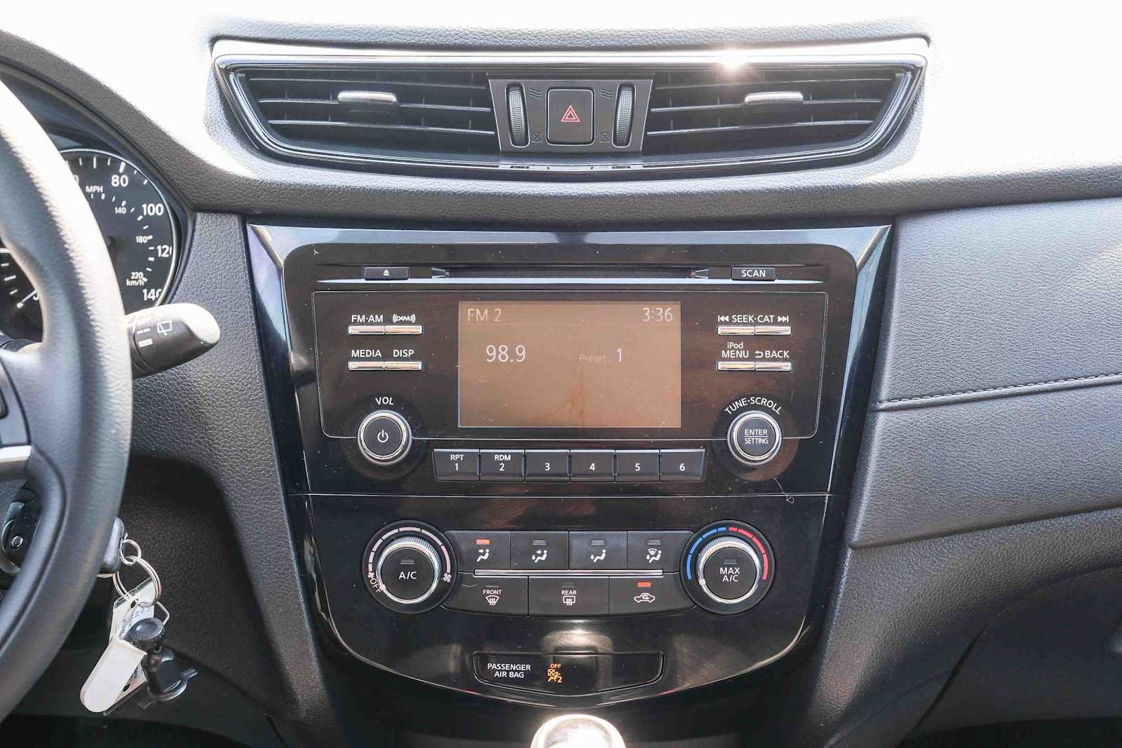 Used 2017 Nissan Rogue S AWD/4WD image 13