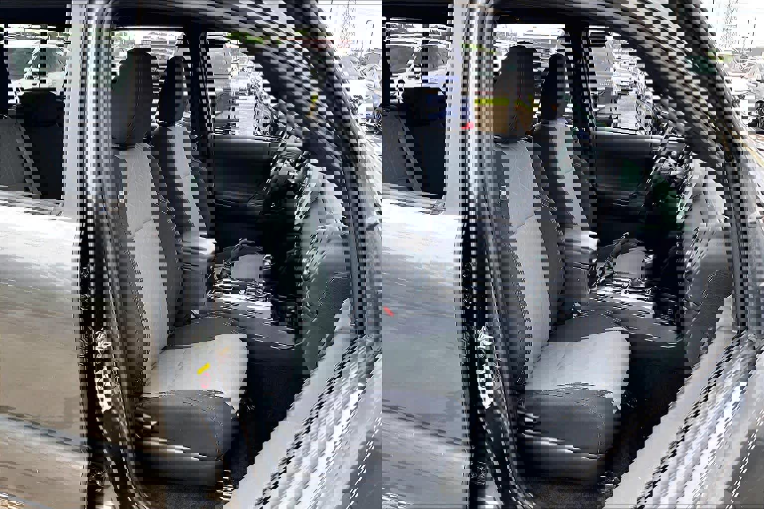 Used 2020 Toyota Tacoma TRD Off-Road AWD/4WD image 8