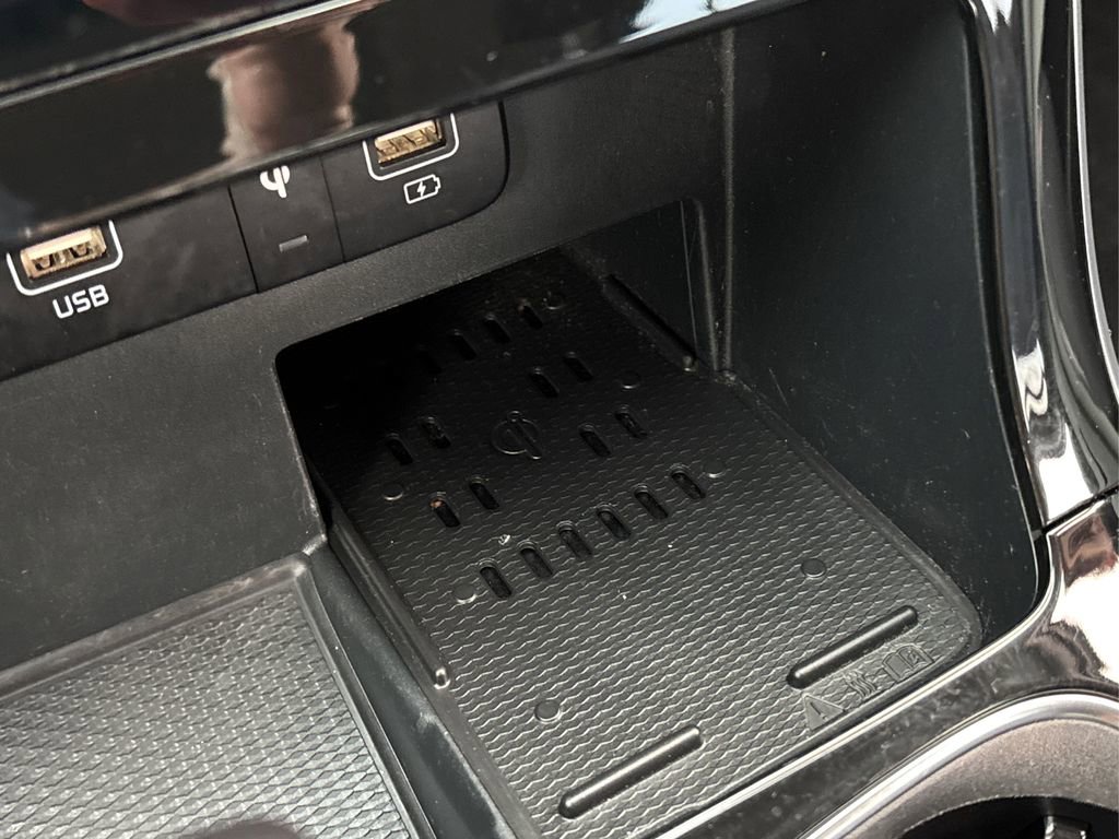 Used 2023 Kia Carnival SX Prestige image 40