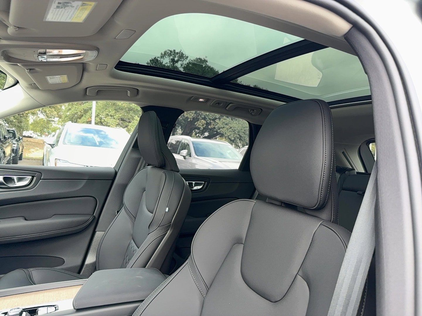 New 2026 Volvo XC60 B5 Plus w/ Protection Package AWD/4WD image 13