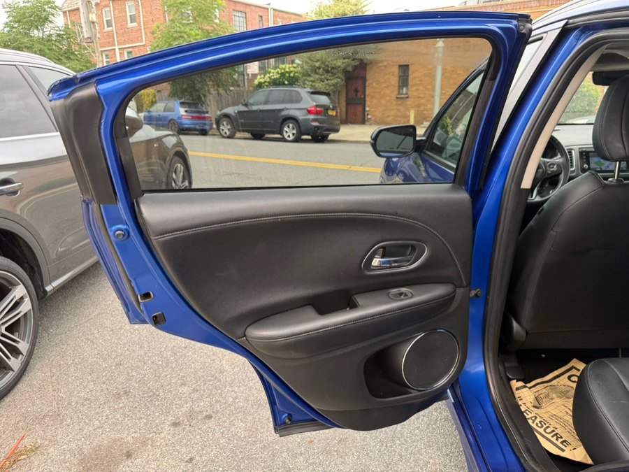 Used 2019 Honda HR-V Touring image 22