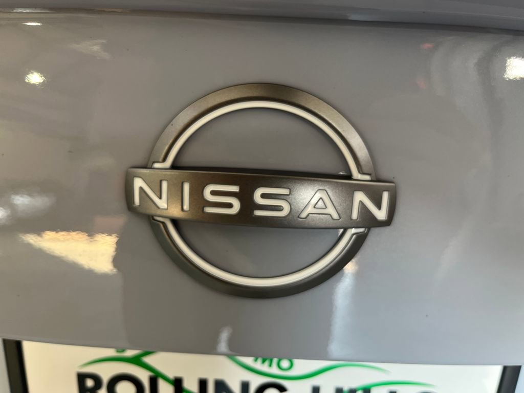 Used 2024 Nissan Versa SR w/ Trunk Package image 44