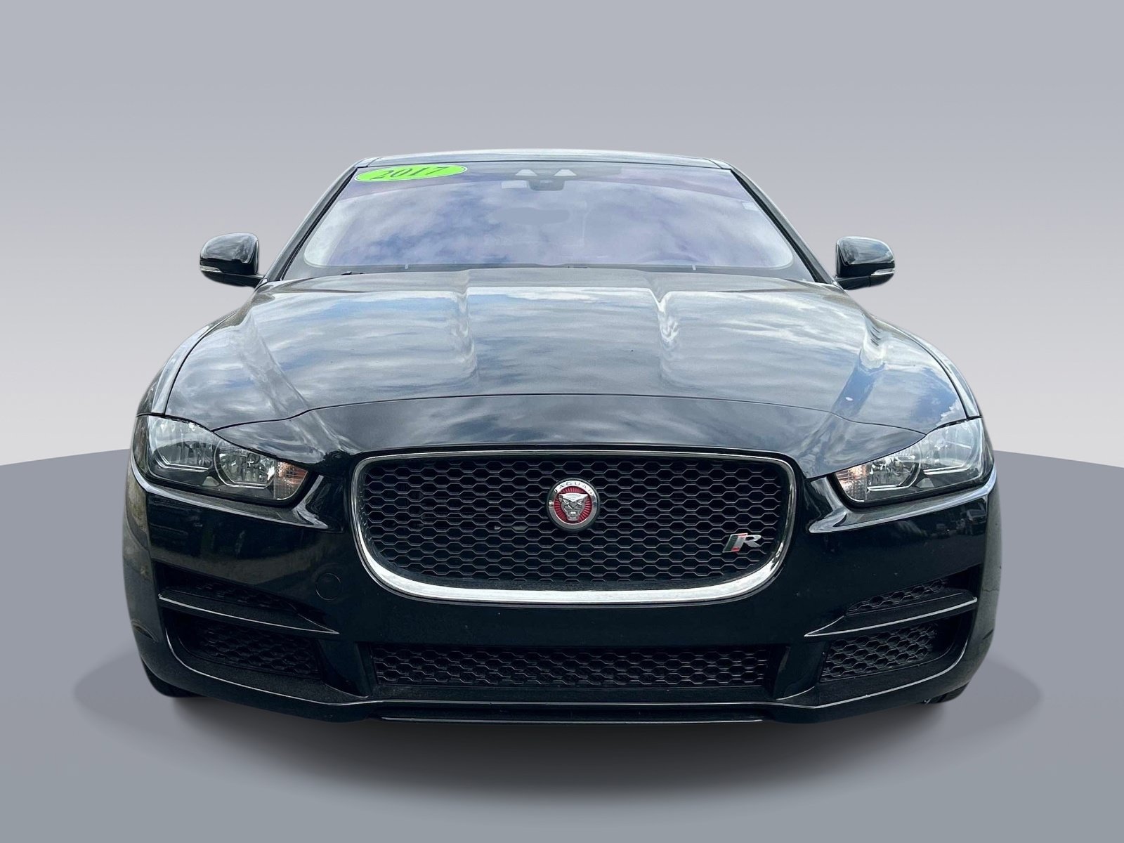 Used 2017 Jaguar XE Premium RWD image 8