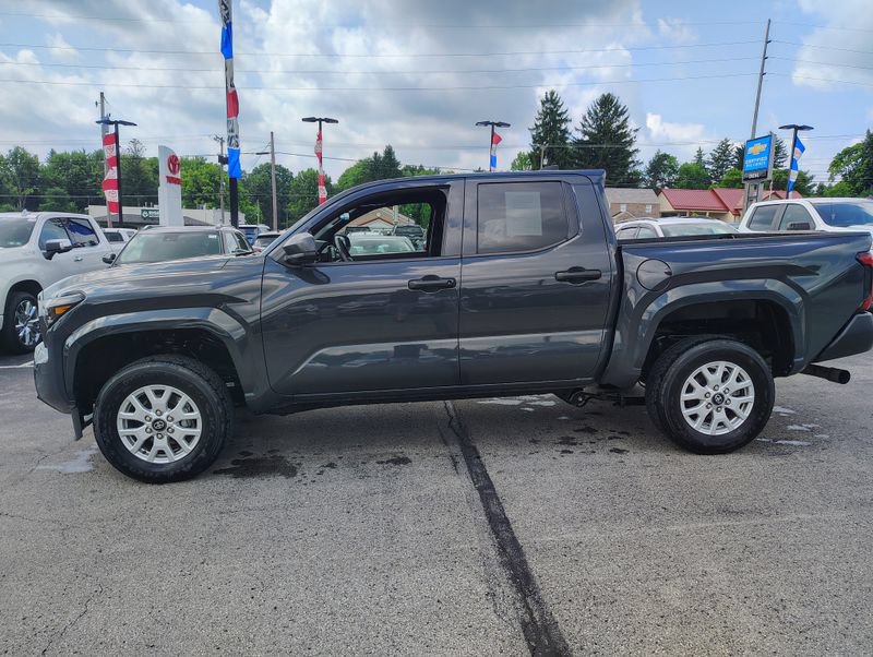 Used 2024 Toyota Tacoma SR w/ SR Upgrade Package AWD/4WD image 8