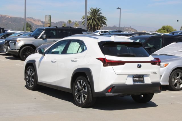 Certified 2025 Lexus UX 300h FWD image 4