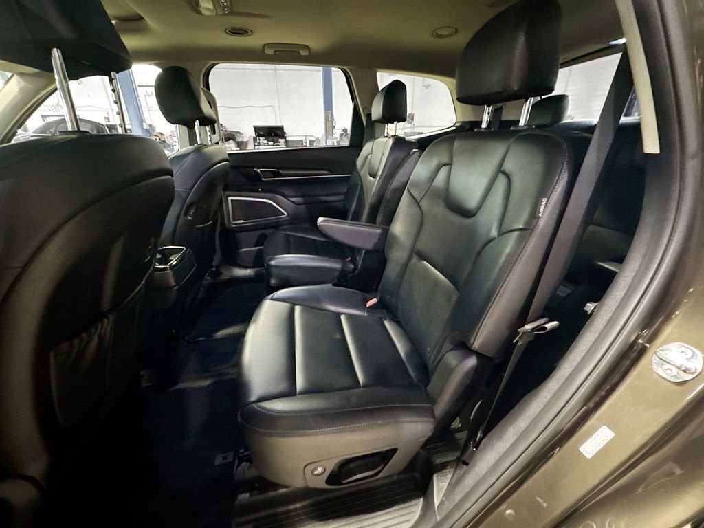 Used 2025 Kia Telluride S AWD/4WD image 26