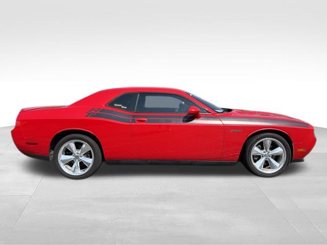 Used 2014 Dodge Challenger R/T RWD image 3