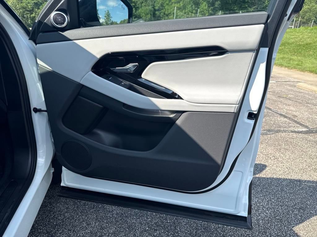 New 2026 Land Rover Range Rover Evoque S image 14