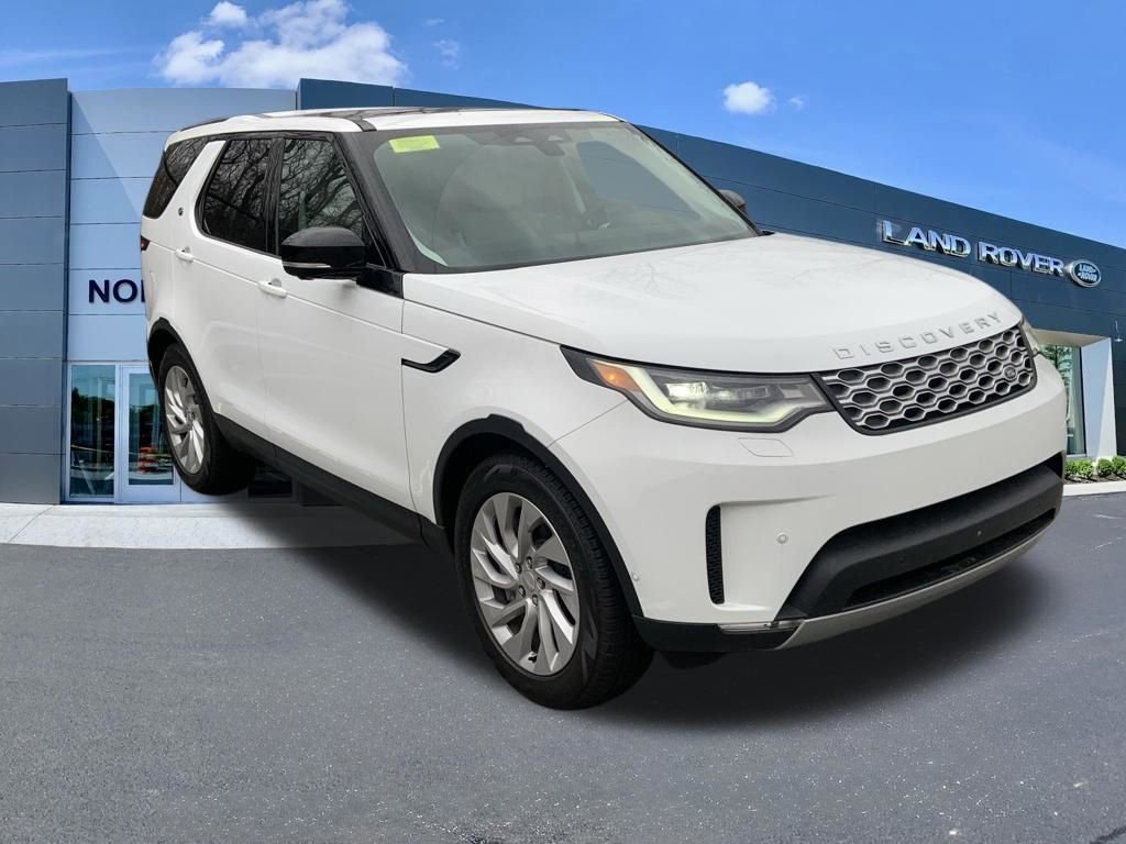New 2025 Land Rover Discovery S image 3