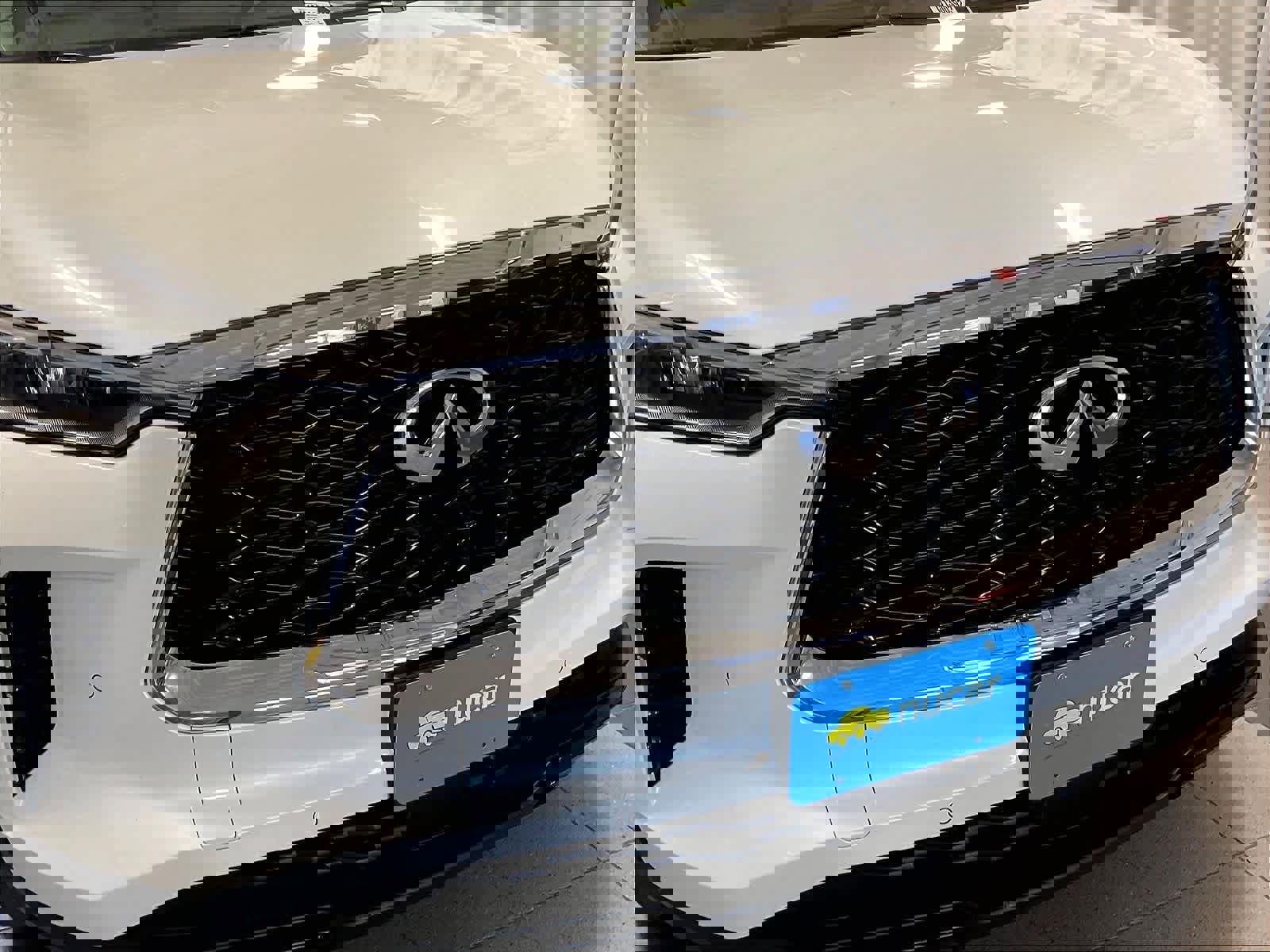 Used 2023 INFINITI QX60 Luxe w/ Performance Audio Package AWD/4WD image 32