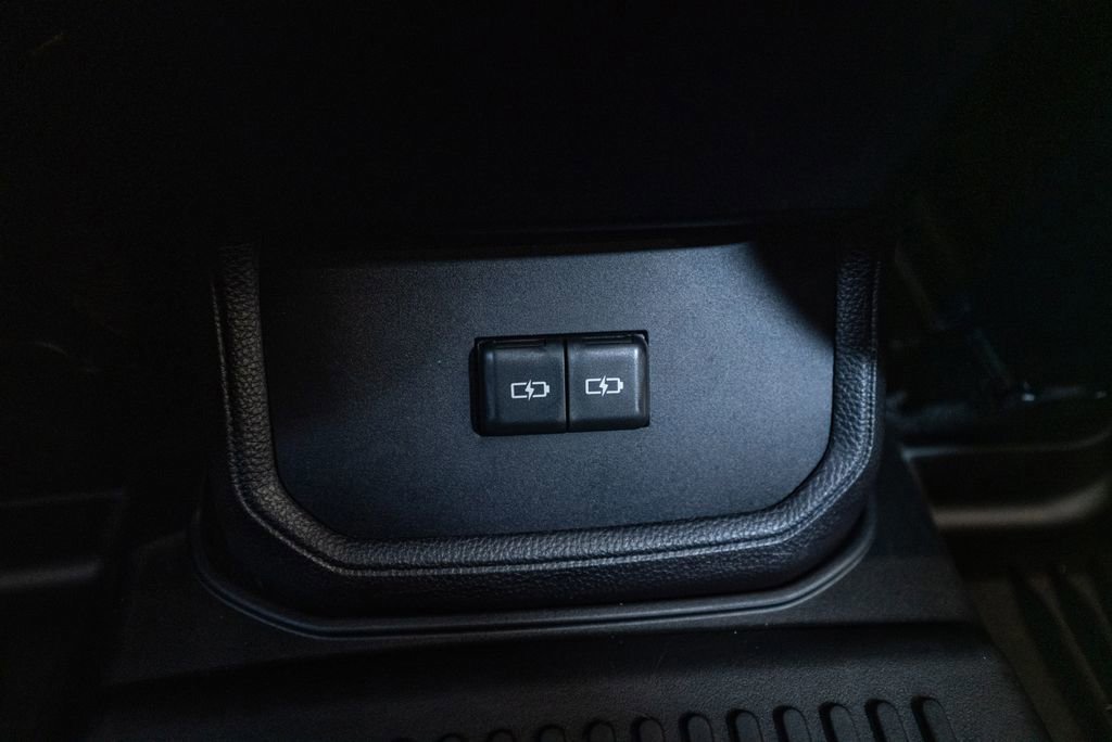 Certified 2025 Toyota Highlander LE image 35