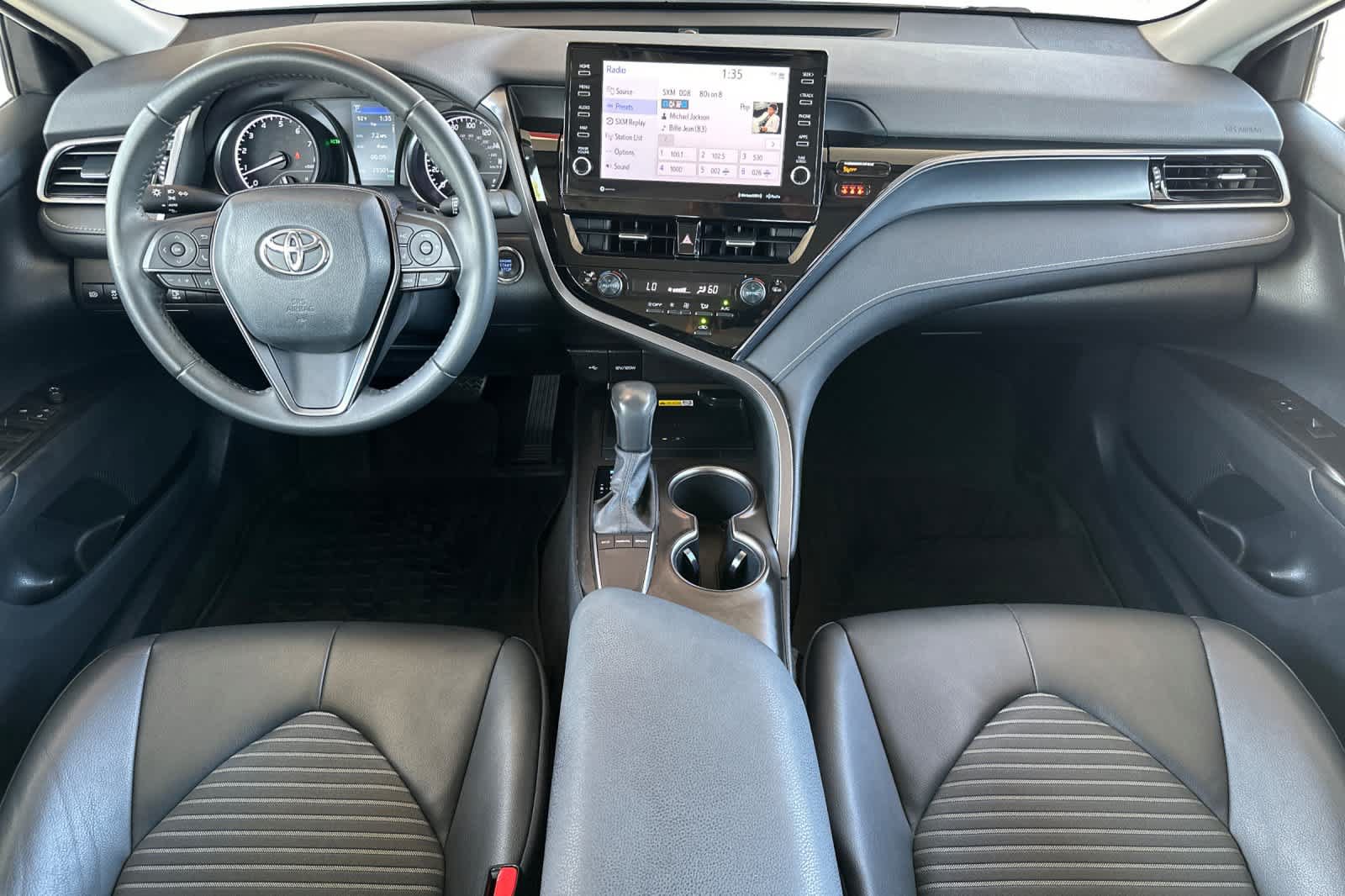 Used 2023 Toyota Camry SE w/ Audio Upgrade Package FWD image 3