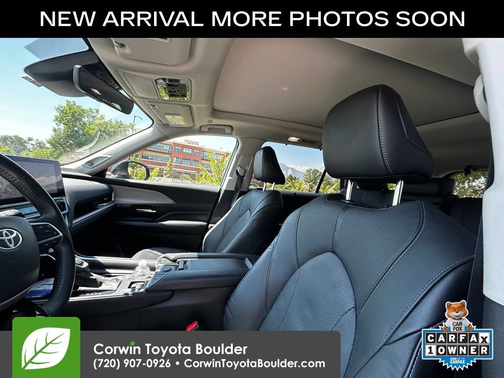 Used 2025 Toyota Grand Highlander AWD image 11