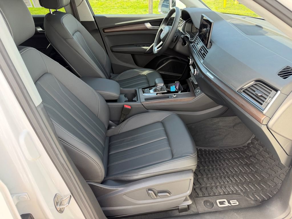 Certified 2023 Audi Q5 2.0T Premium Plus w/ Premium Plus Package image 13