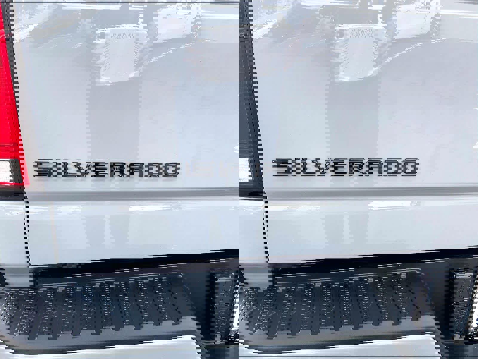 Used 2024 Chevrolet Silverado 2500 LTZ w/ LTZ Plus Package image 11