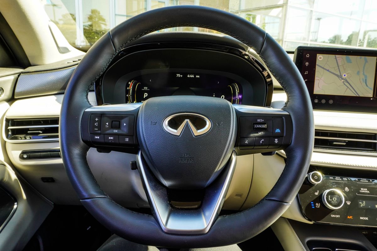 Certified 2026 INFINITI QX60 Luxe w/ Family Package FWD image 15