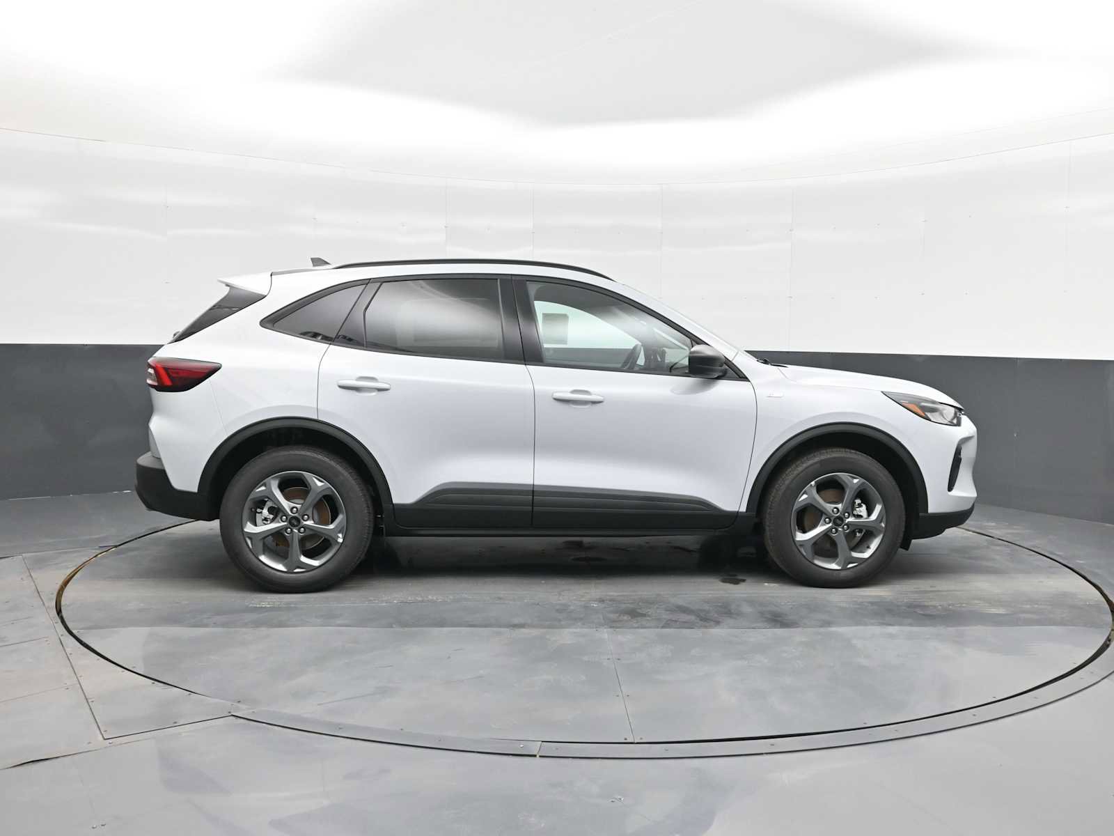 New 2026 Ford Escape ST-Line w/ Tech Pack #1 image 9