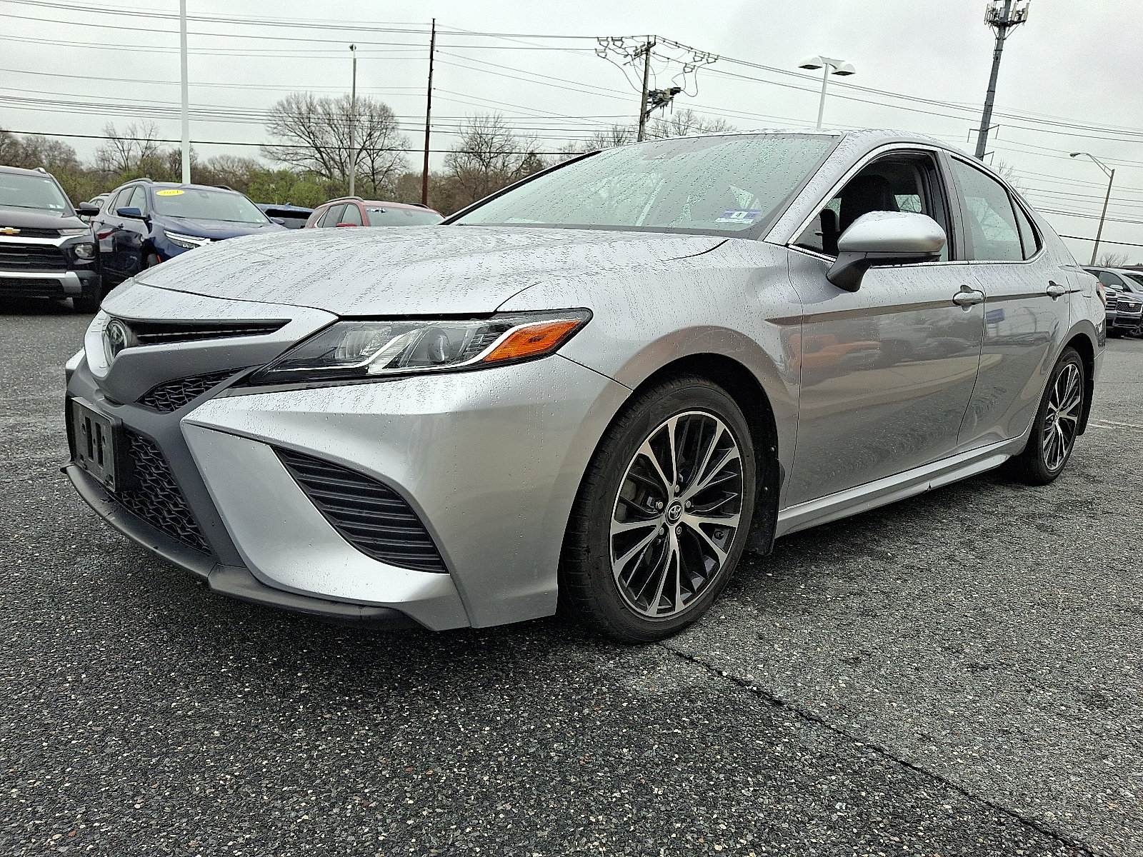 Used 2019 Toyota Camry SE image 3