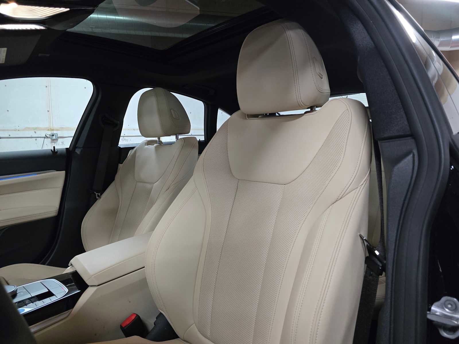 Used 2024 BMW i4 eDrive35 w/ Premium Package image 24