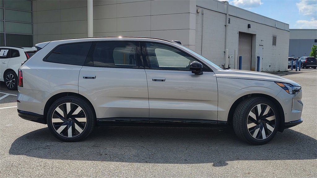 New 2025 Volvo EX90 Ultra image 2