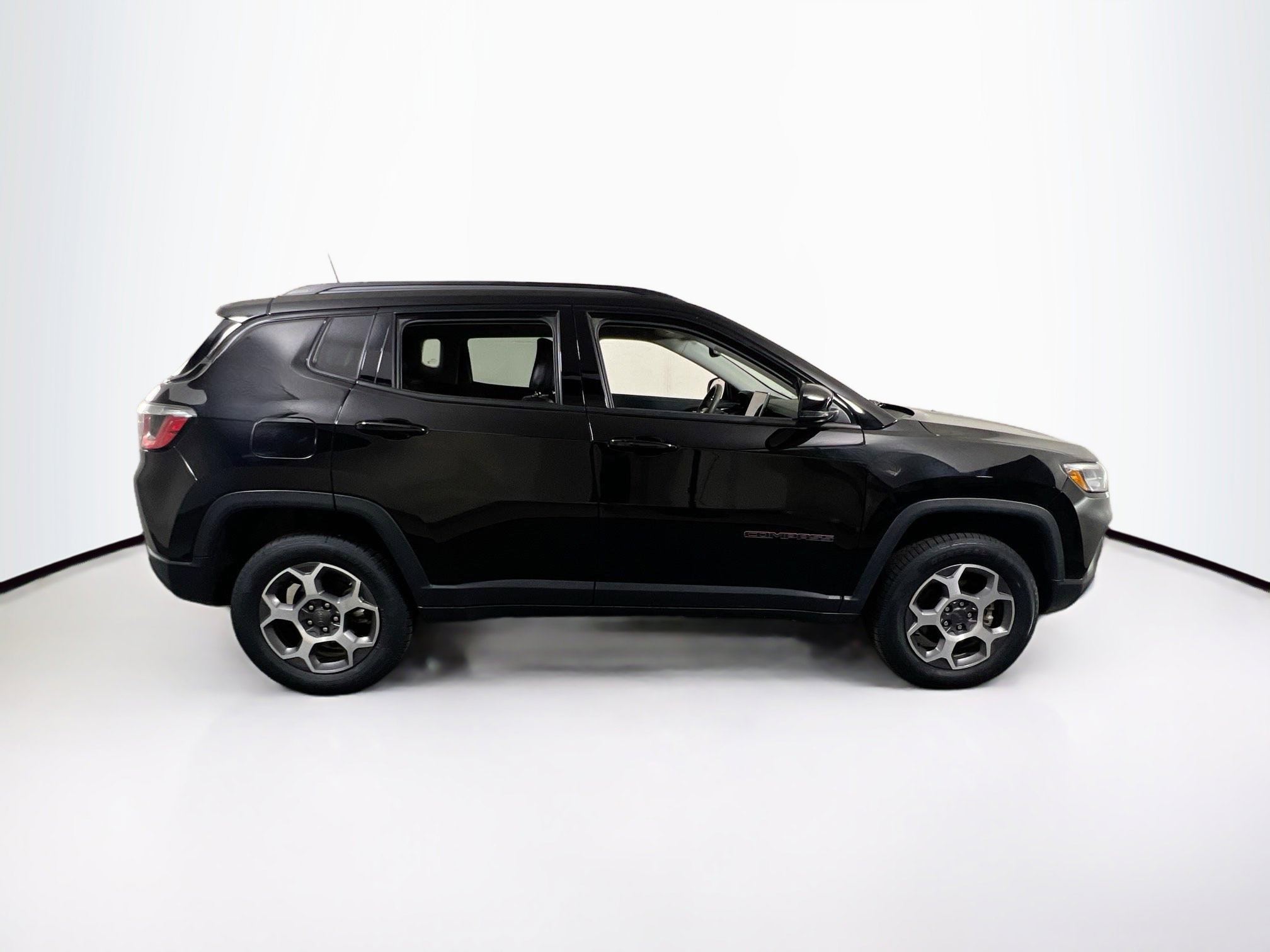 Used 2022 Jeep Compass Trailhawk AWD/4WD image 4