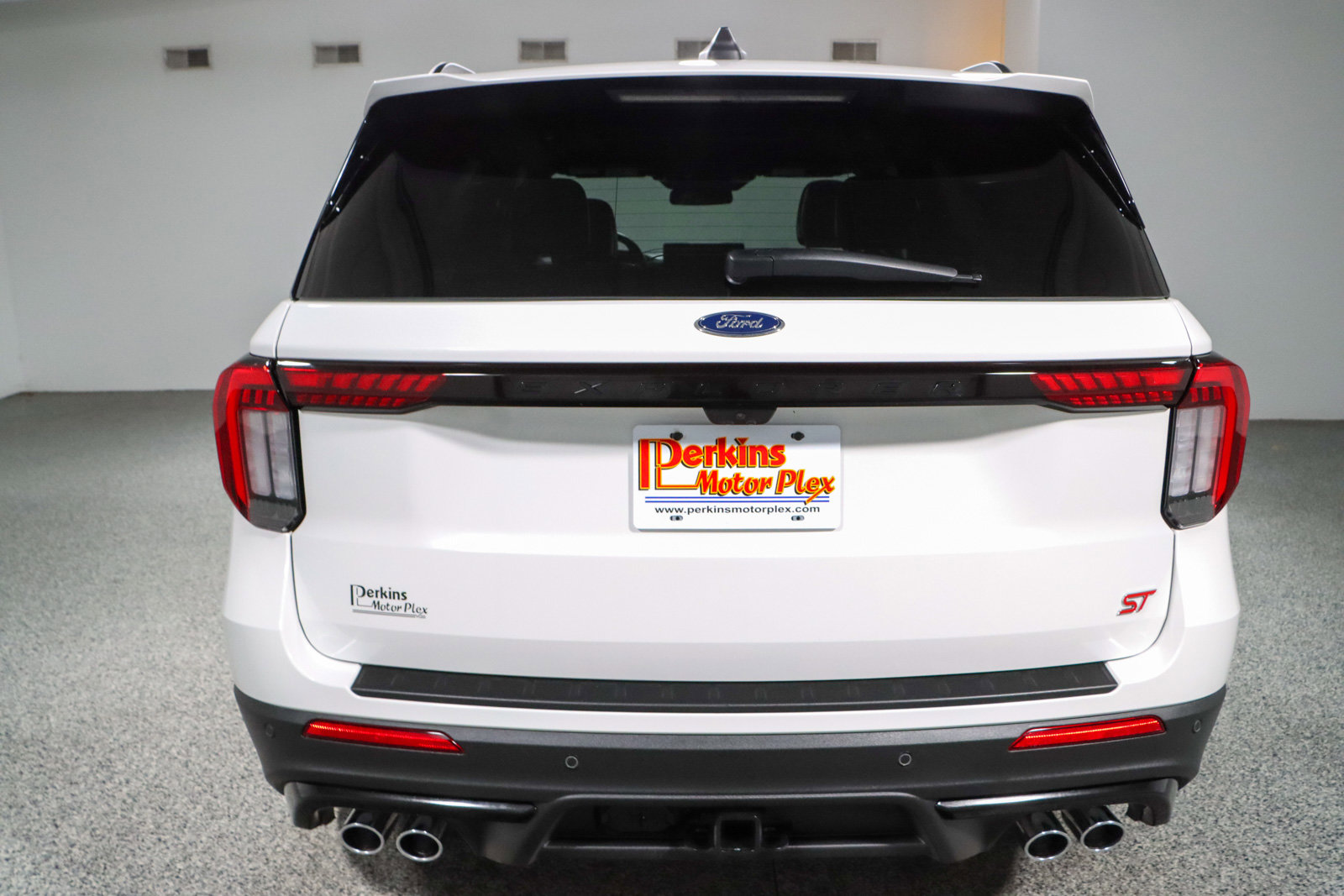 Used 2025 Ford Explorer ST AWD/4WD image 8