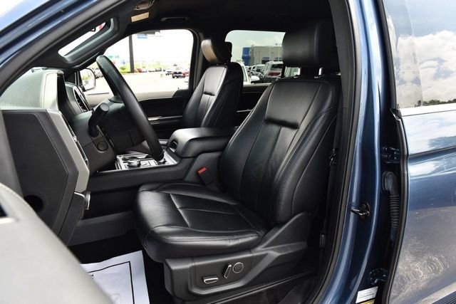 Used 2019 Ford Expedition XLT w/ Equipment Group 202A AWD/4WD image 23