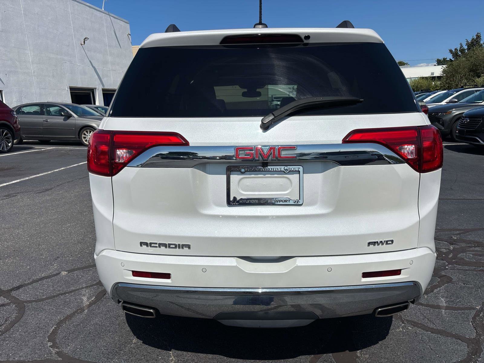 Used 2017 GMC Acadia Denali w/ Technology Package image 4