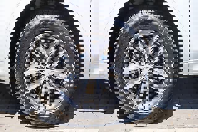 New 2024 Land Rover Discovery Sport S image 10