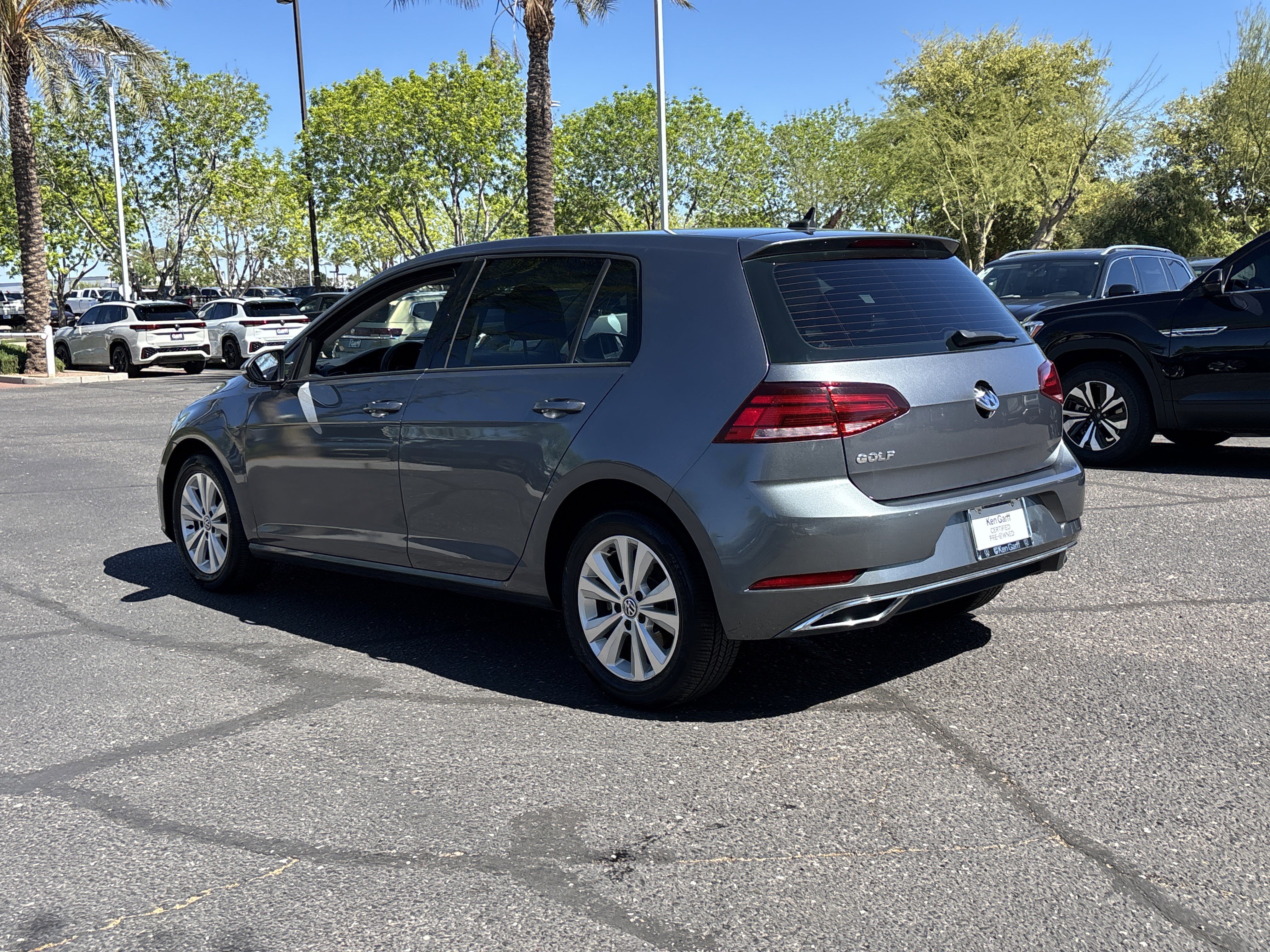 Used 2021 Volkswagen Golf 4-Door image 3