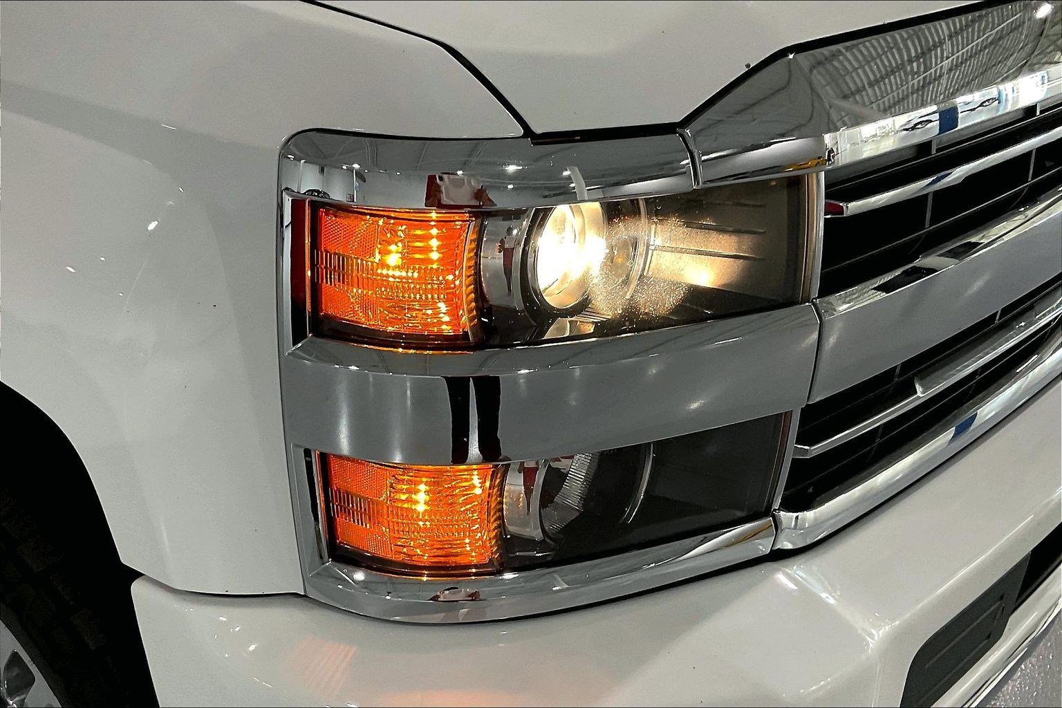 Used 2018 Chevrolet Silverado 2500 High Country w/ Duramax Plus Package image 30