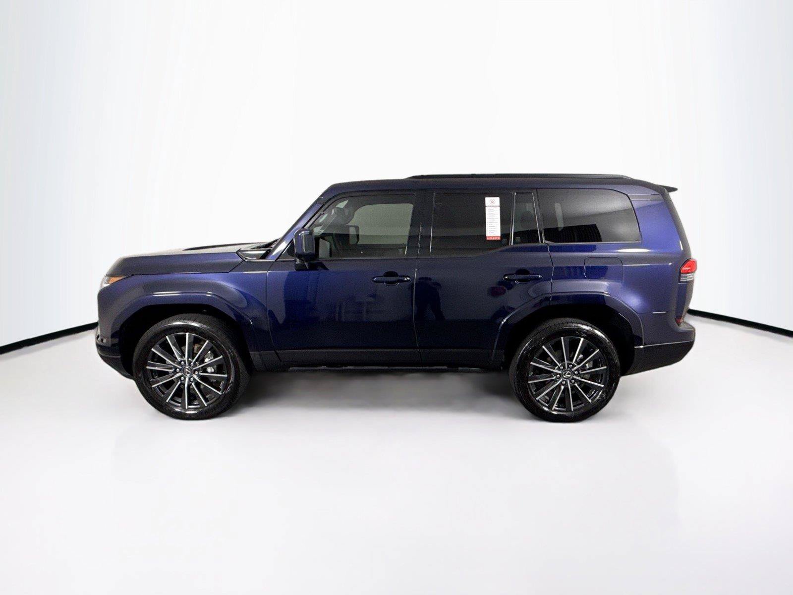 Used 2025 Lexus GX 550 w/ Accessory Package (2T) AWD/4WD image 14