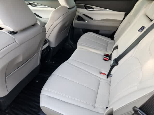 Certified 2027 INFINITI QX60 Luxe w/ Cargo Package FWD image 12