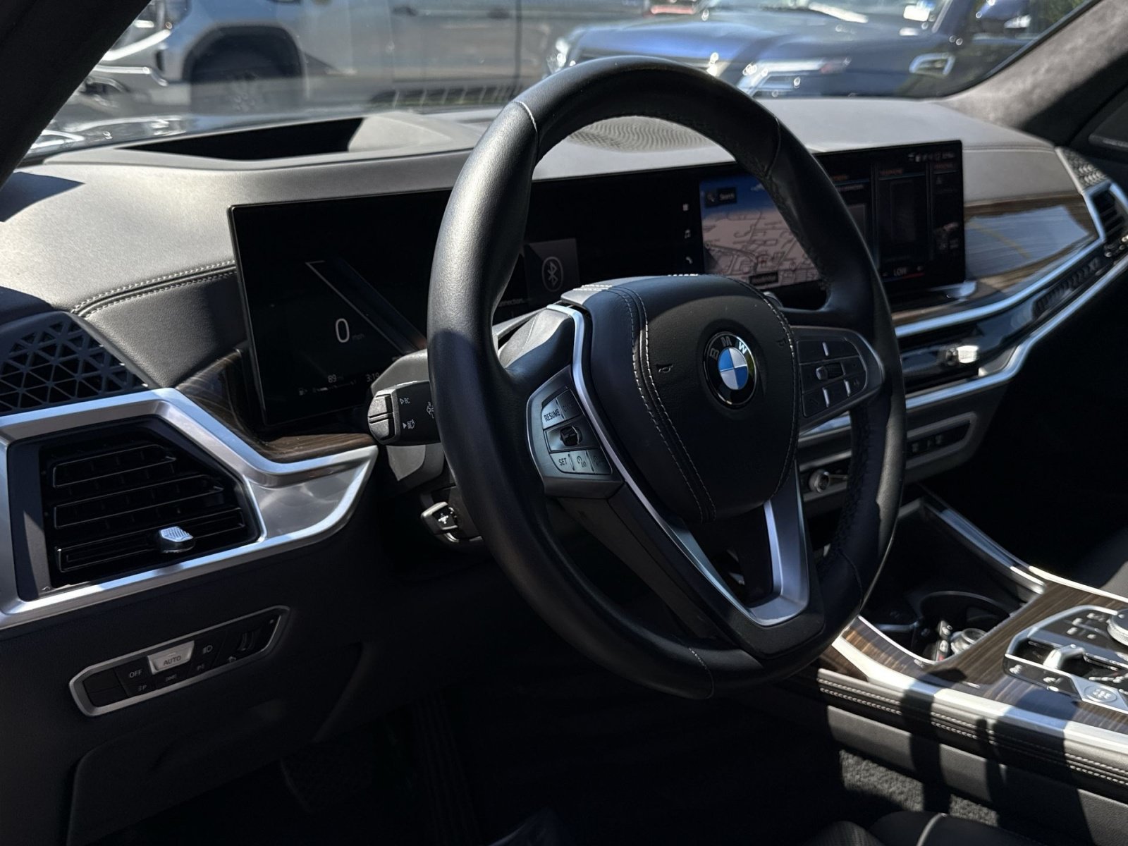 Used 2023 BMW X7 xDrive40i w/ Premium Package AWD/4WD image 16