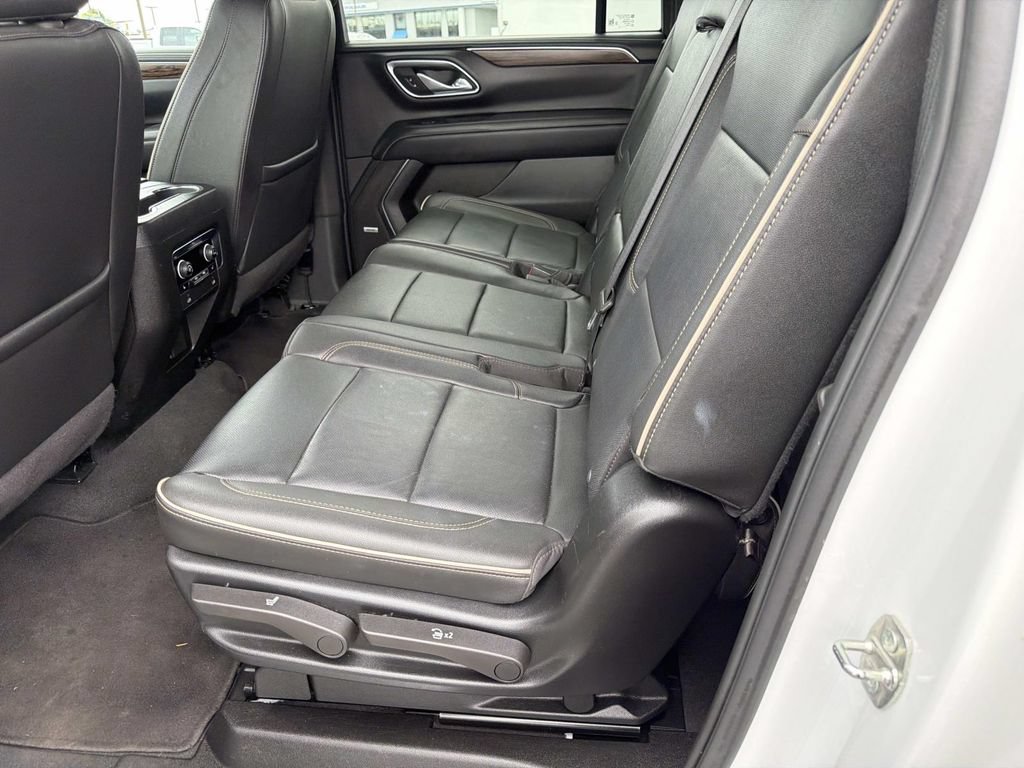 Used 2024 Chevrolet Suburban Premier AWD/4WD image 14
