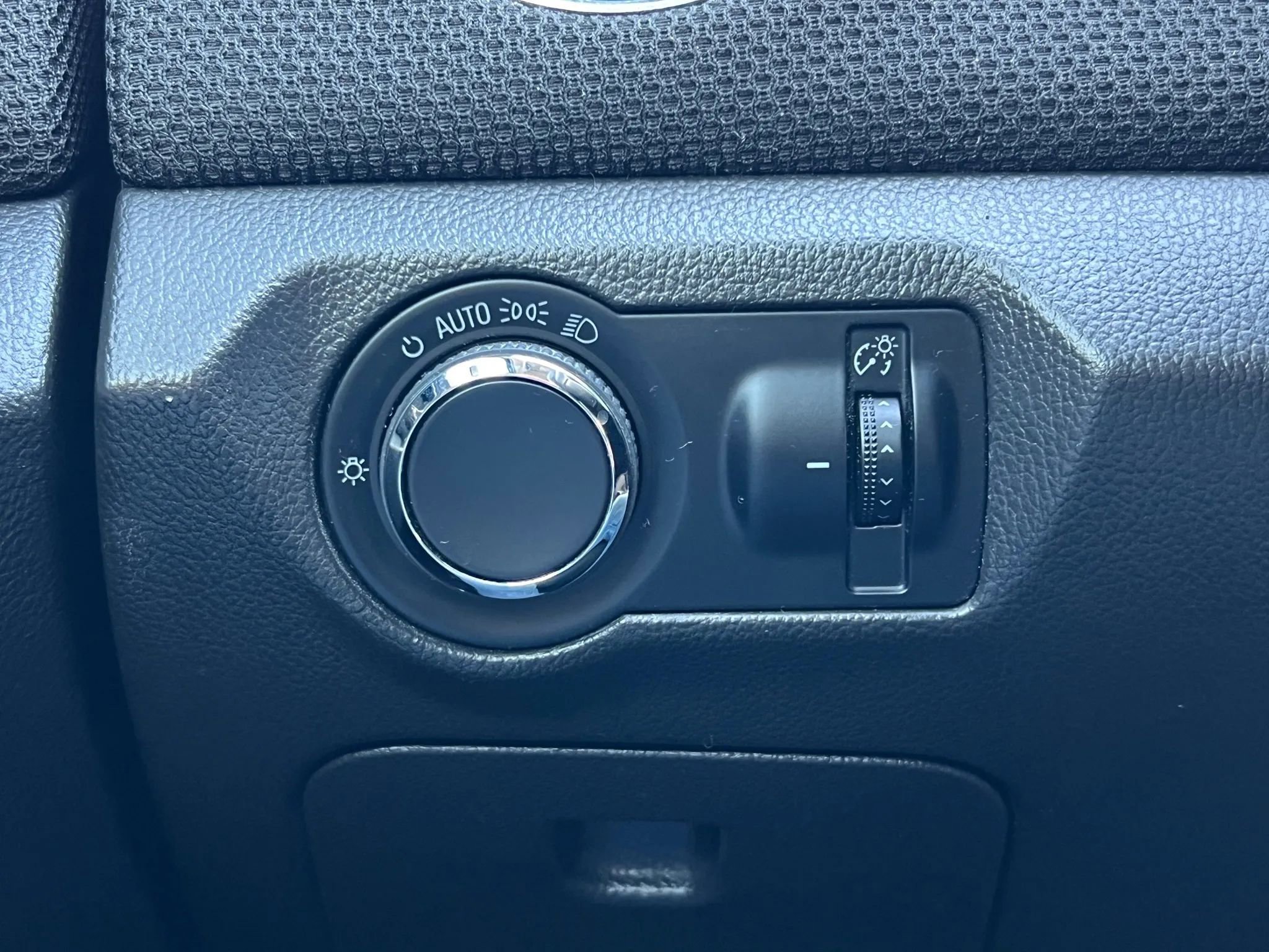 Used 2013 Chevrolet Cruze Eco w/ Enhanced Safety Package image 27