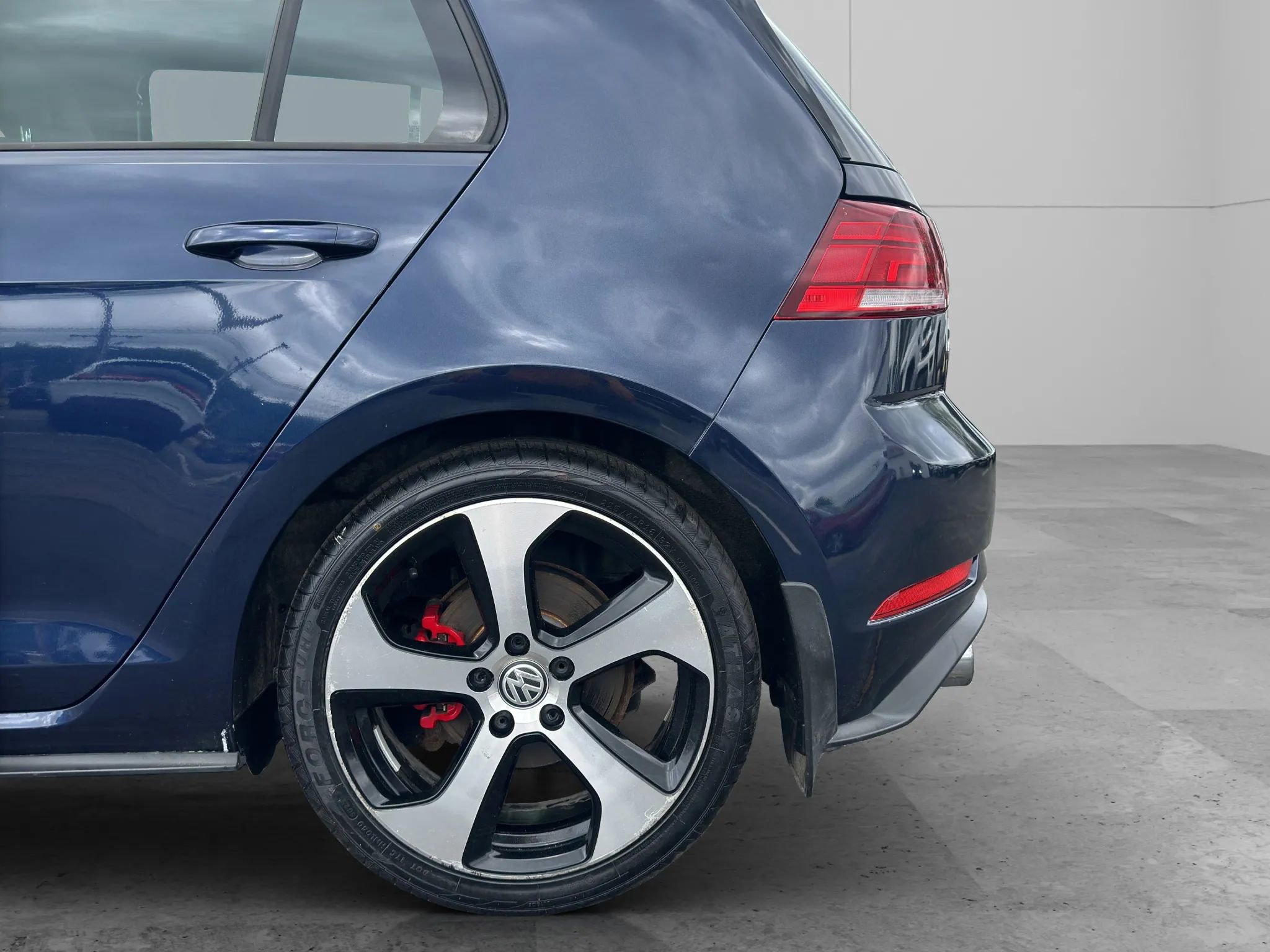 Used 2018 Volkswagen GTI S FWD image 22