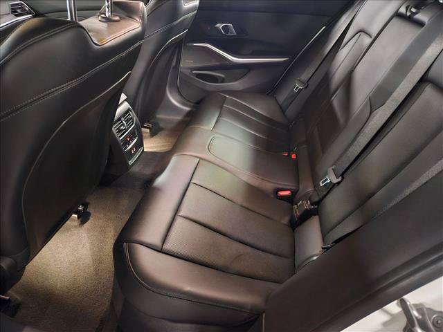 Used 2024 BMW 330i Sedan w/ Premium Package RWD image 17