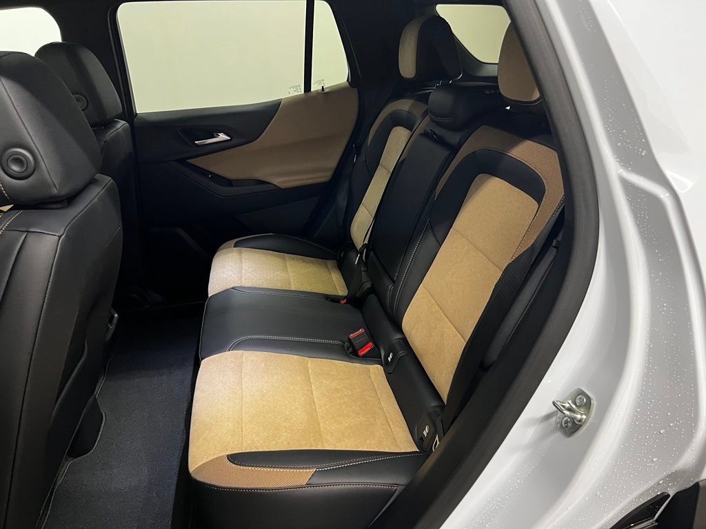 New 2026 Chevrolet Equinox ACTIV w/ Convenience Package III FWD image 32