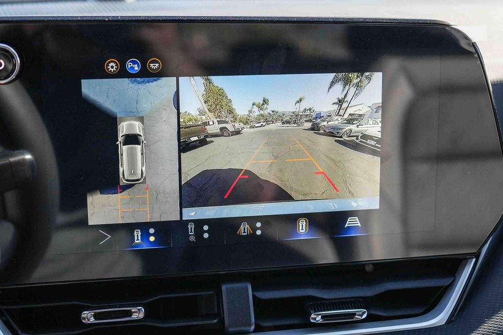 New 2026 Chevrolet Equinox LT w/ Convenience Package II FWD image 23