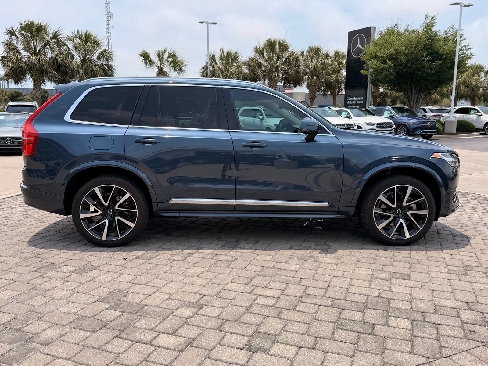 Used 2023 Volvo XC90 B5 Plus w/ Protection Package Premier AWD/4WD image 8