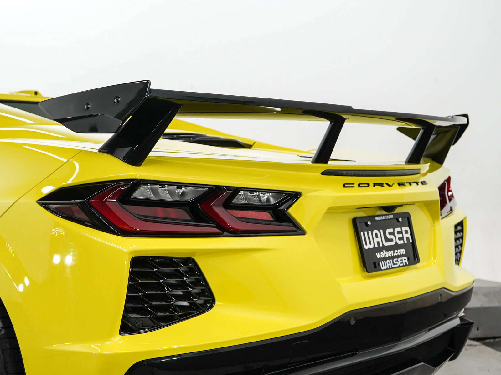Used 2024 Chevrolet Corvette Stingray Premium Conv w/ Stealth Interior Trim Package RWD image 12
