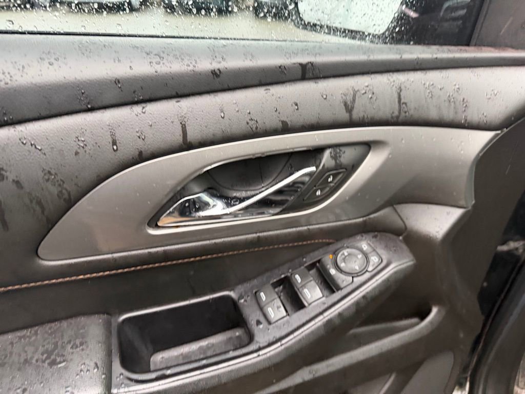 Used 2018 Chevrolet Traverse LT AWD/4WD image 7