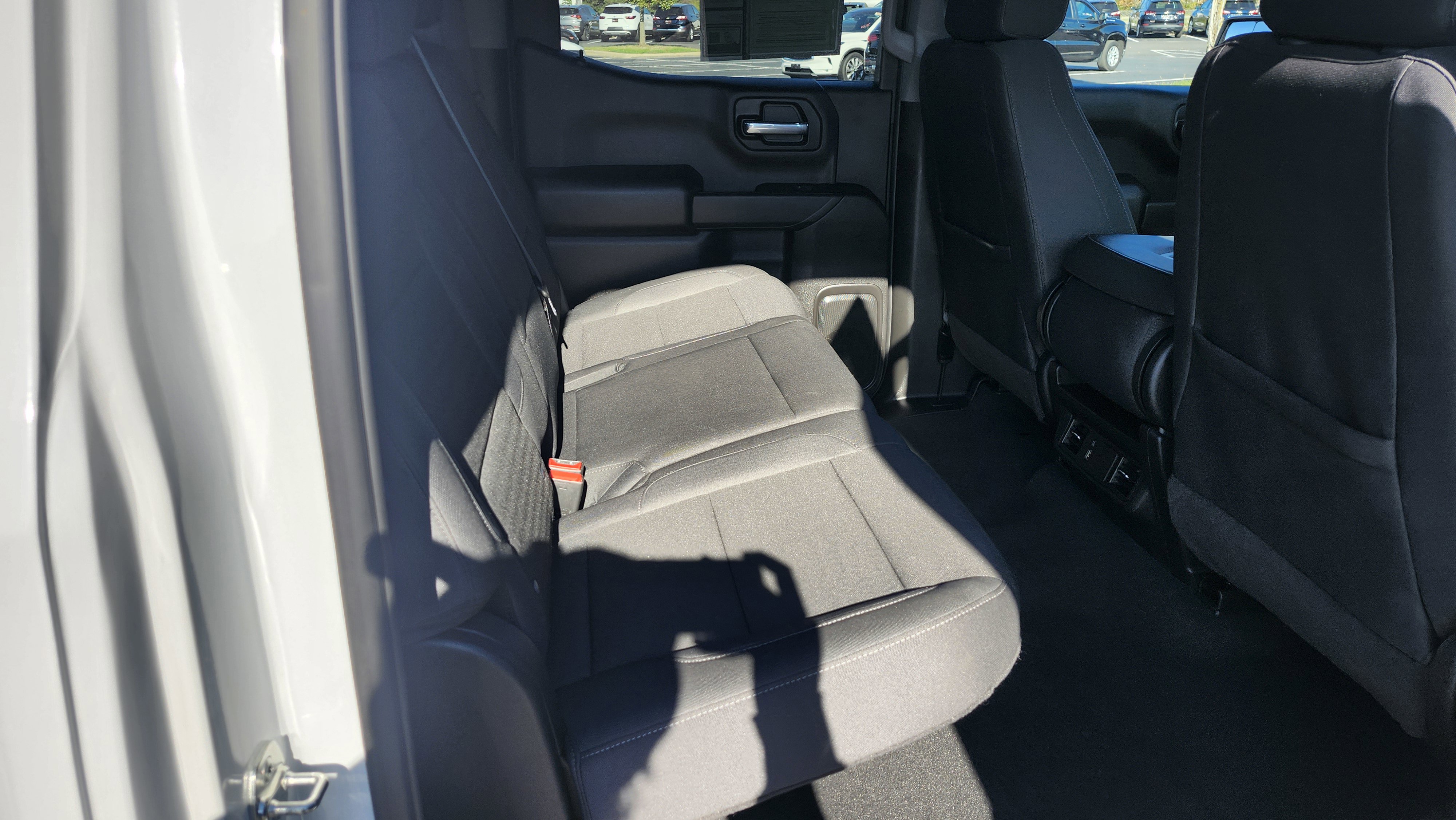 Used 2025 Chevrolet Silverado 1500 Custom image 14