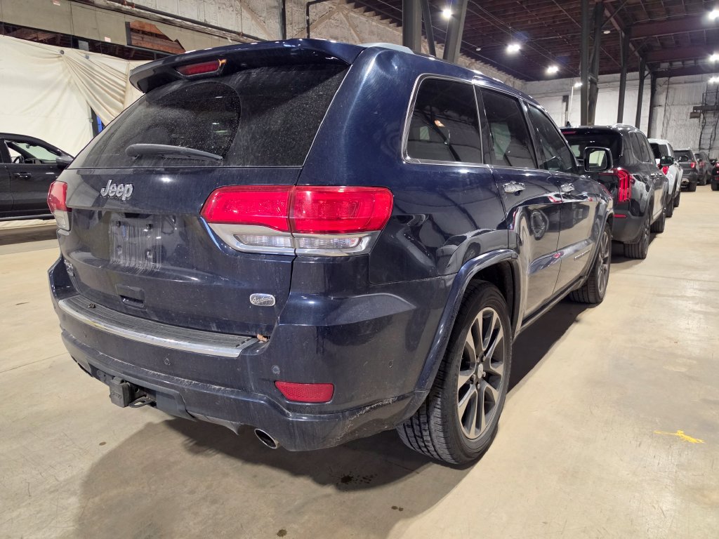 Used 2017 Jeep Grand Cherokee Overland w/ Jeep Active Safety Group AWD/4WD image 2