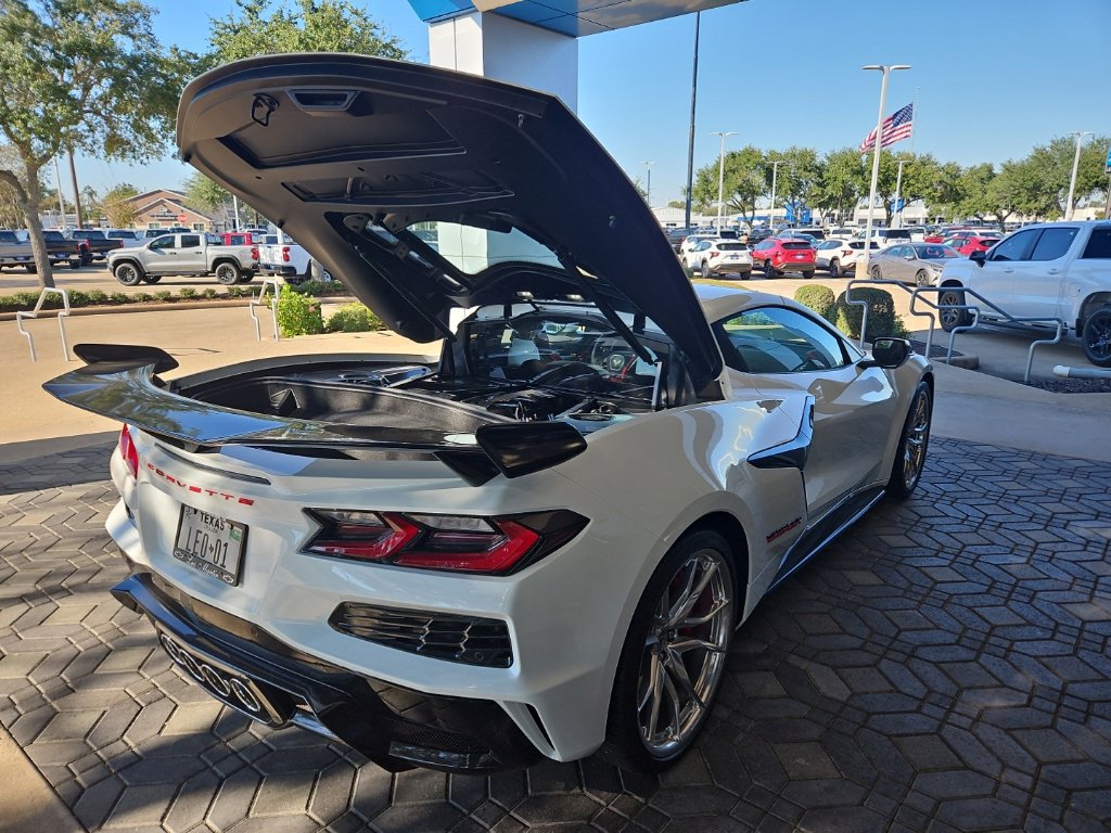 New 2027 Chevrolet Corvette Grand Sport w/ Z52 Sport Performance Package RWD image 11