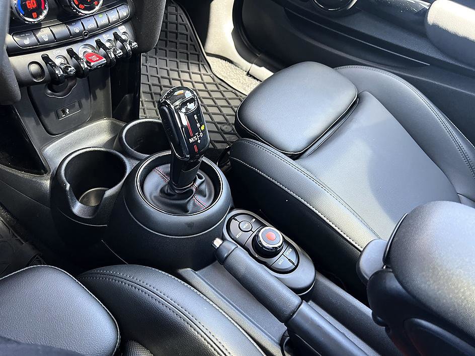 Used 2020 MINI Cooper S w/ Premium Package image 26