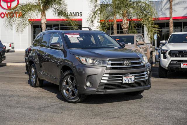 Certified 2017 Toyota Highlander Limited Platinum w/ Carpet Mat Package AWD/4WD image 1