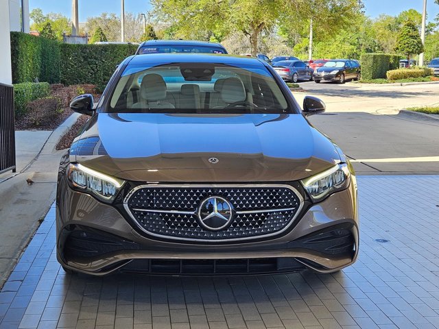 Used 2025 Mercedes-Benz E 350 4MATIC Sedan image 2